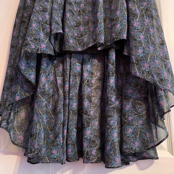 High-Low Peacock Patterned Skirt - Picture 2 of 4